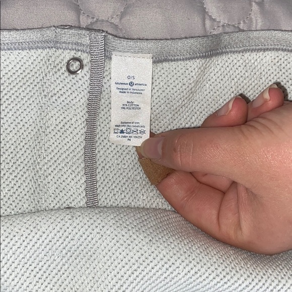 Lululemon Tube Scarf - Picture 4 of 5